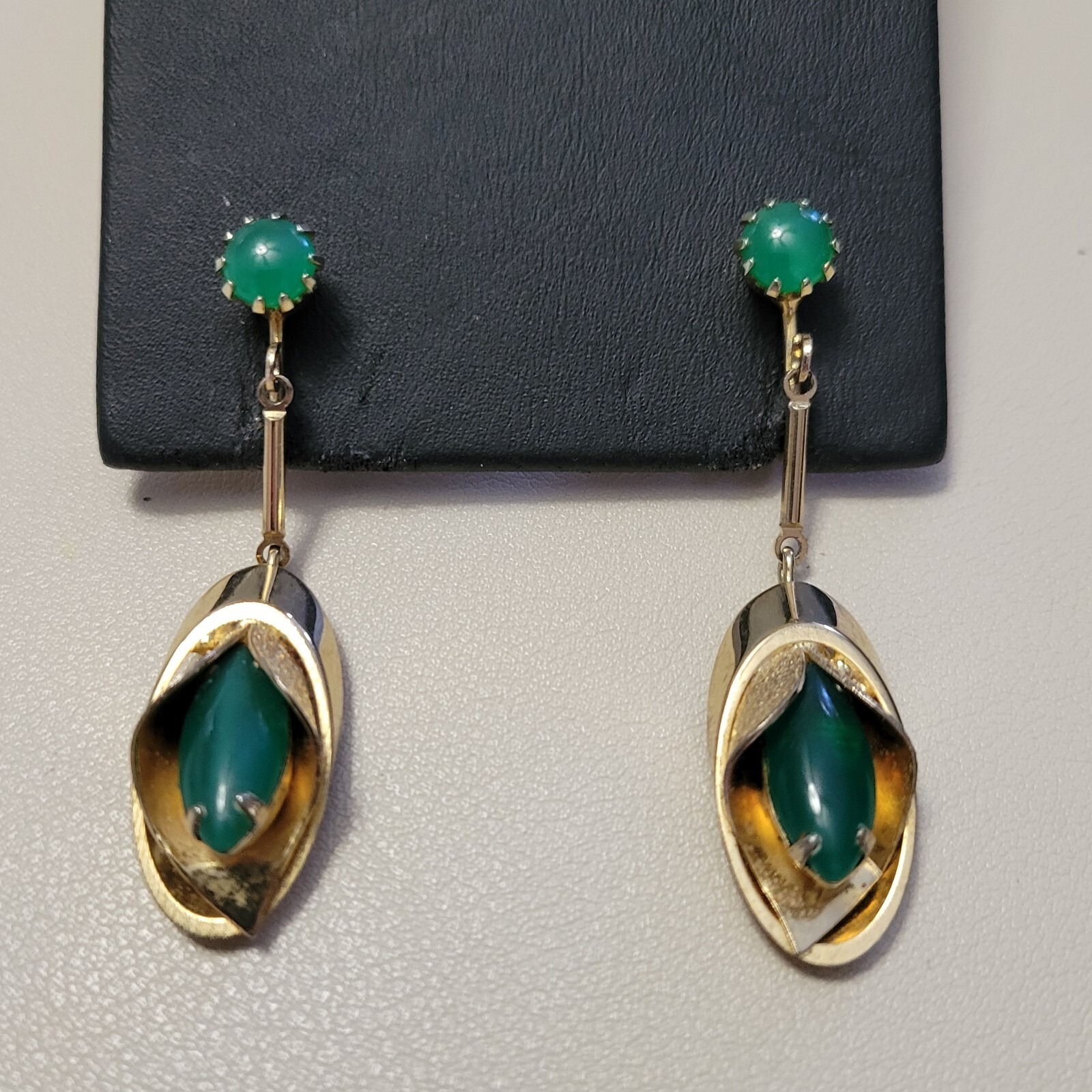 Vintage Hobe Hob Signed Jade Like Gold Tone 1965 Dangle Clip On Earrings 2